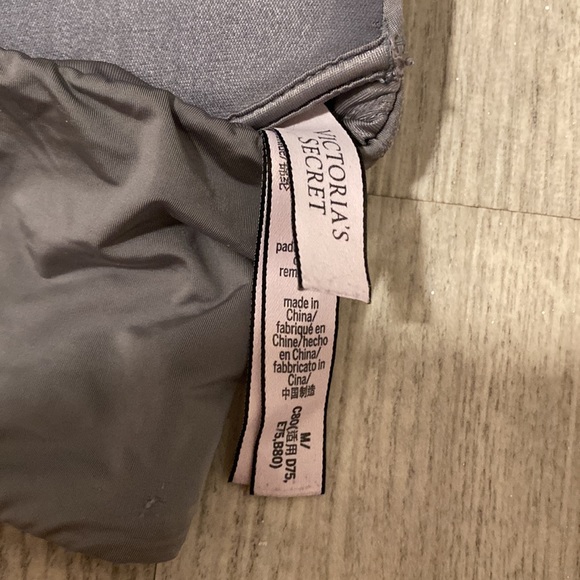 Women’s Victorias Secret bralette - Picture 3 of 3